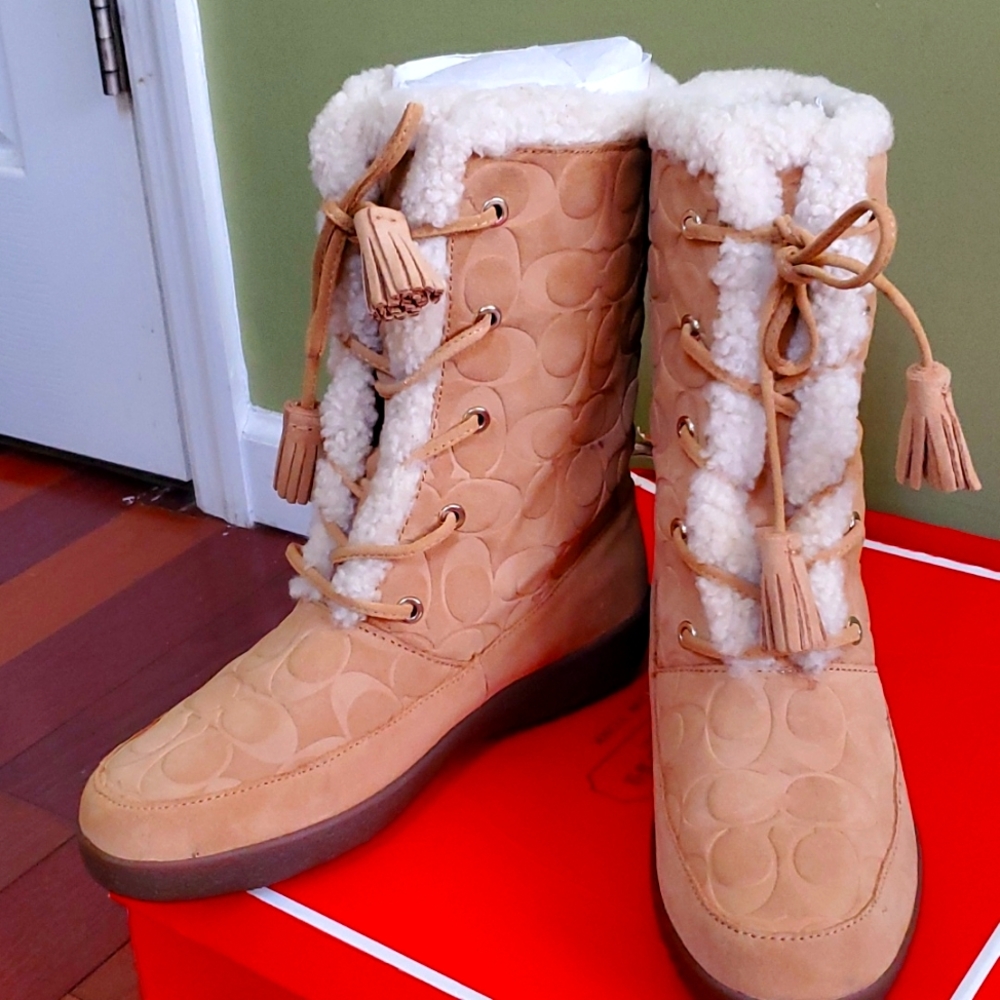 Tan coach lace up boots - Picture 3 of 6